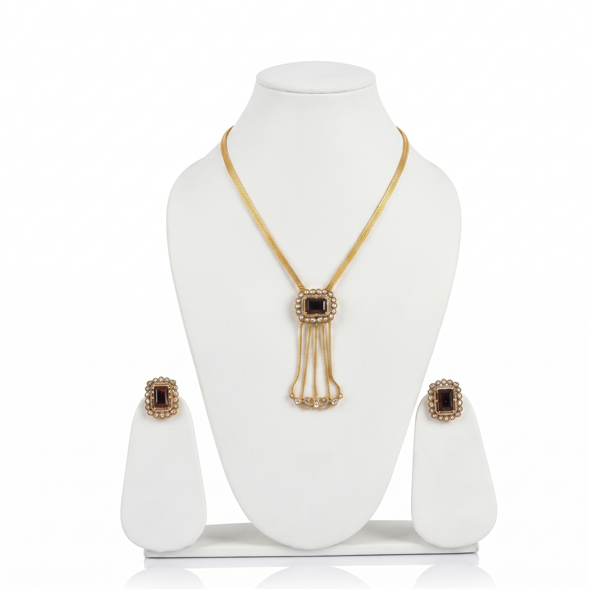 GOLD PLATED PENDANT SET WITH STONE STUDDS