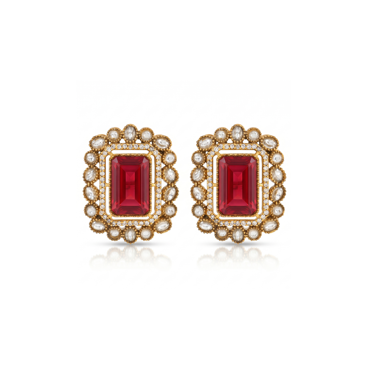 GOLD PLATED PENDANT SET WITH STONE STUDDS